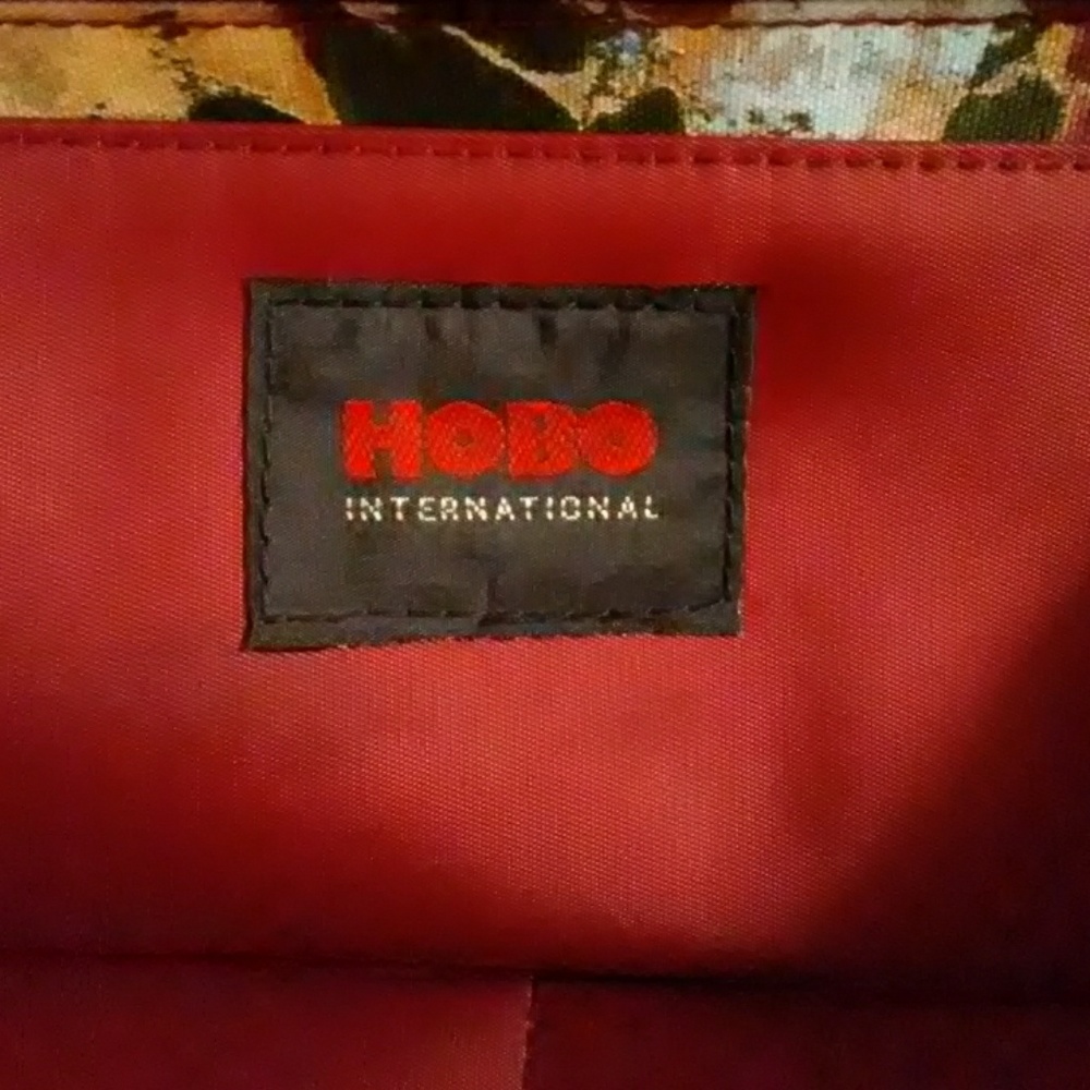 Hand Bag - Picture 4 of 8